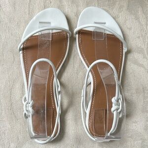 STAUD  LAUREL WHITE Women Sandals

SIZE 37. 7
White and‎ Brown Sandals